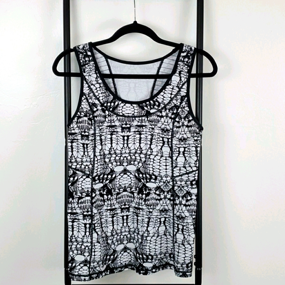 Lululemon Mesh Tank Top Black White Size 8 Stretch Running Yoga Gym